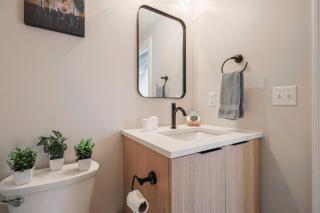 Modern & Cozy Downtown Apartment in Cincinnati - 1