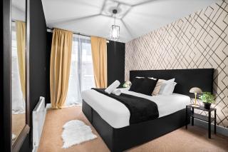 Central Apartment - Chinatown - Private Balcony - Secure Parking - Netflix - Wifi - 14A - Birmingham - 0