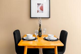 Central Apartment - Chinatown - Private Balcony - Secure Parking - Netflix - Wifi - 14A - Birmingham - 8