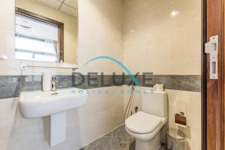 Modern 3BR with Mountain Views & Private Pool in Al Dana , Sharm, Fujairah by Deluxe Holiday Homes - Fujaira - 1