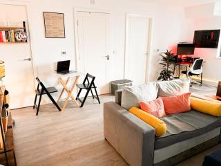 Fabulous modern North London apartment - Harrow - 6