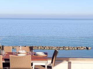 Luxury Seafront Penthouse with Spacious Terrace, Beach and Private Parking - Civitanova Marche - 7