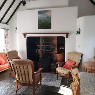 3 Bedroom Cottage Tradional - 1