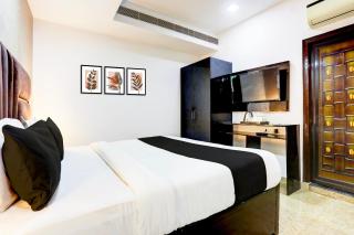 FabHotel Gold Galaxy - 8