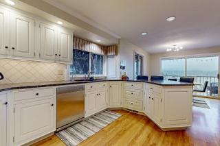 Water’s Edge Haven - Kenmore - 3