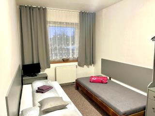 P&P Jičín Apartments - soukromé 2-3 lůžkové pokoje s vlastní kuchyní a koupelnou - Jičín - 4