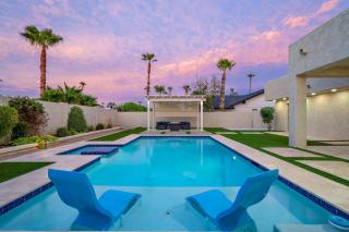Luxe 4BR Oasis with Private Pool BBQ and EV Chrger - 0
