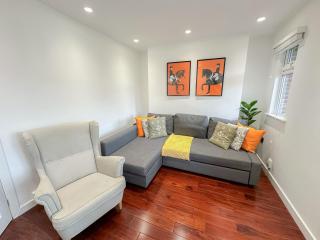 Cozy 2-bedroom flat with private balcony near Islington Station, Canonbury - Londres - 1