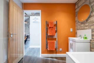 Historic conversion, private parking - near Bath - 5