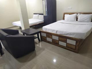 Hotel galaxy sanjay park - Pune - 4