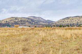 Walking Trail On-Site Tranquil Klamath Falls Apt! - Klamath Falls - 8