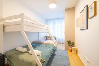 Spacious 3BR - 2 Parking Spots, Full Kitchen, by Gravity Prague - Praga - 5
