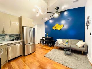 Downtown City Hall near Kimmel Center 2BD Suite - 8