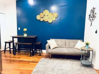 Downtown City Hall near Kimmel Center 2BD Suite - Philadelphia - 1