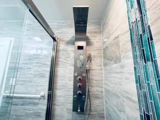 Magic Gardens 2BD Apt in Center City - 4