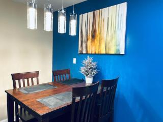 Cozy Beautiful 2BD Apt in Center City - 2