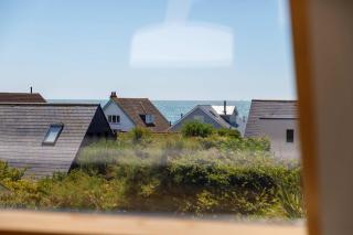 Gorgeous home for 12 - Walk to Beach - Sea View - 9