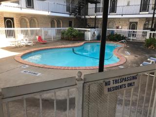 Spacious 3BR2BA next to UT 9878 - 3