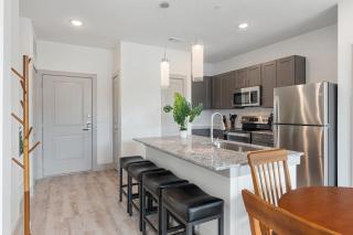 Luxury Apartments Near Airport - 5