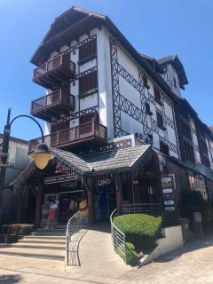 Apartamento em Estilo Clássico no Centro de Gramado - Gramado - 7