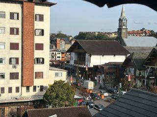 Apartamento em Estilo Clássico no Centro de Gramado - Gramado - 5