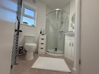 Elegant City Retreat - Watford - 3