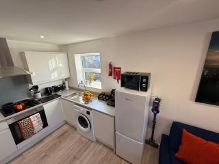 Elegant City Retreat - Watford - 2