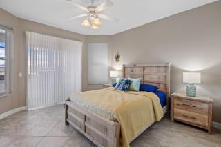 Canal-Side Paradise Cape Coral! - Cape Coral - 3