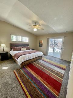 Grand Residence - Spacious Retreat - 3 bed, 2 bath - 7