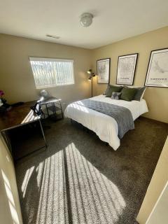 Grand Residence - Spacious Retreat - 3 bed, 2 bath - Prescott - 2