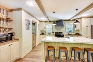 8 Mi to Helen Sautee Nacoochee Home with Hot Tub - 5