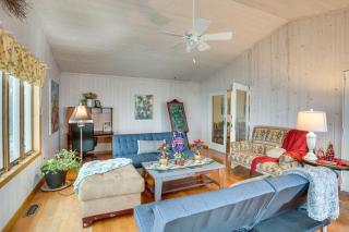 Hot Tub and Fireplace Cozy Home on Howard Lake! - 4