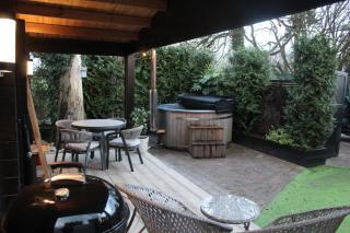 Caban Y Tan Dderwen with private Wood Fired Hot Tub - 4