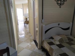 Pousada - Flat - Kitnet - Mobiliada, Confortável e Perto de Tudo - 1