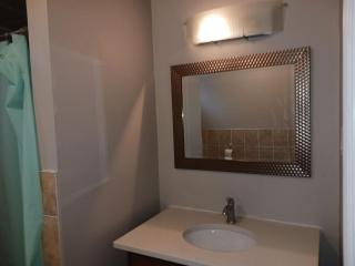 Cheap Rooms in Kitchener Best For Students ,Long Term Guests - Kitchener - 1