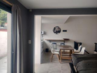 Departamento 3 amb con parrilla en La Perla - 6