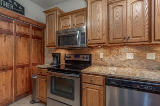 2BR Village At Indian Point 503 near SDC-Free Tickets Daily up to $500 - Branson - 9