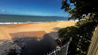 Casa pé na areia, de frente ao mar em Itapema - Itapema - 5