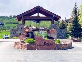 The Gathering Place in The Reserve, beach, pools - Fish Haven - 3