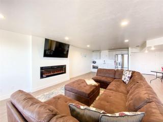 Brand New Bear Lake Beach Cottage in Sweetwater - Garden City - 4