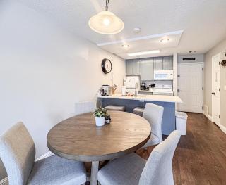 Inn Building Condo 107 - Garden City - 6