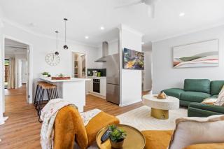 Comfortable 3-Bedroom Home Near City - Cairns - 0
