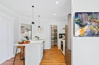 Comfortable 3-Bedroom Home Near City - Cairns - 3