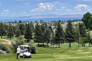 Gorgeous Updated Lake View Condo 942 3 - Garden City - 1