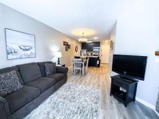 Inn Building Condo 212, gorgeous updated condo - Garden City - 0