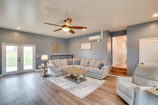 Chic Ste Genevieve Home with Nice Interior Amenities - 6