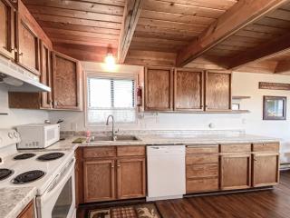 Cozy Sweetwater Cabin, with access to Ideal Beach - Garden City - 3