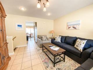 Lake View Condo 890 2 - Garden City - 9