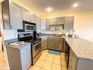 Lake View Condo 890 2 - Garden City - 4