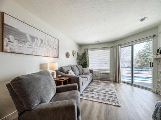 Inn Building Condo 209, Beautifully updated, view - Garden City - 0